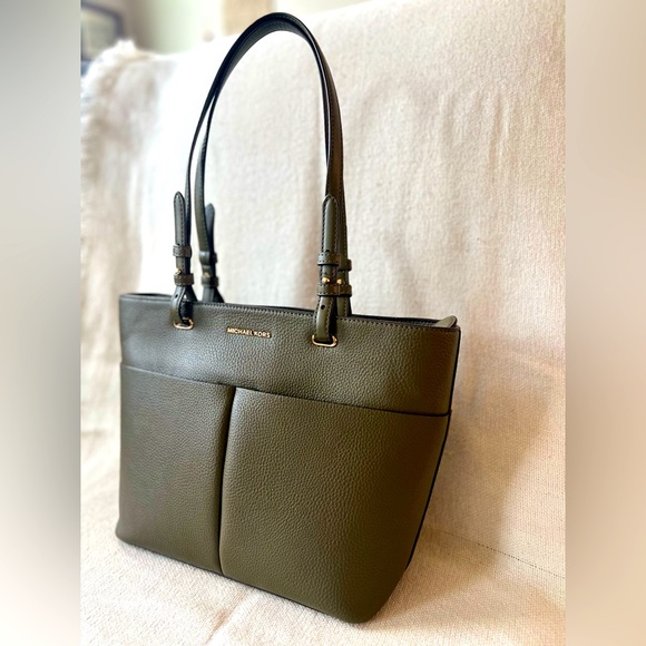 Michael Kors Bedford Medium Faux Leather Tote Bag Top Zip in Olive Green - Picture 5 of 16